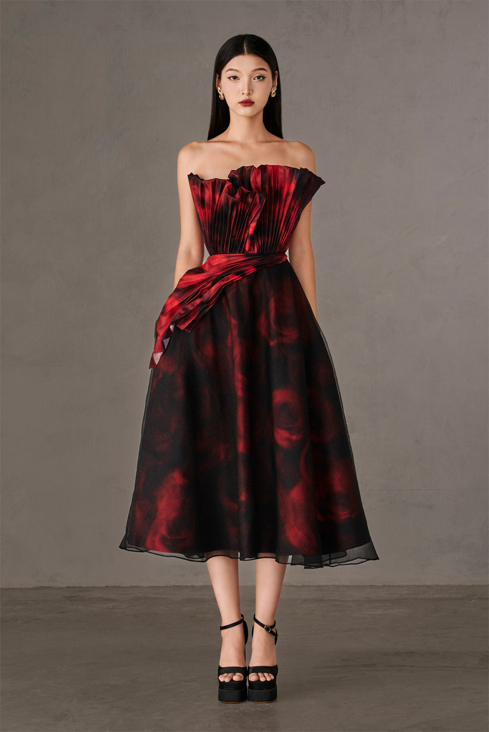 Flared Sleeveless Dark Roses Dress