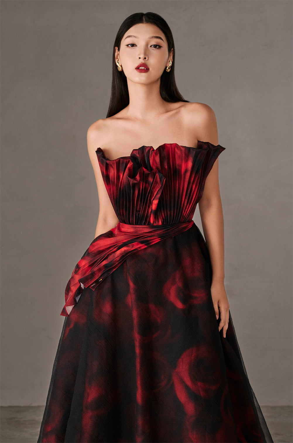 Flared Sleeveless Dark Roses Dress