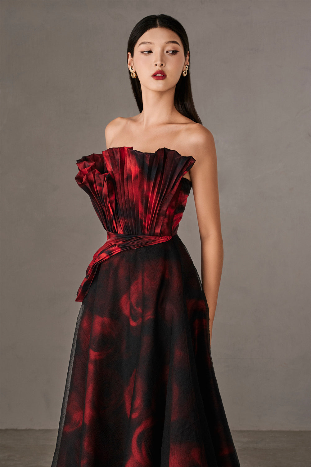 Flared Sleeveless Dark Roses Dress